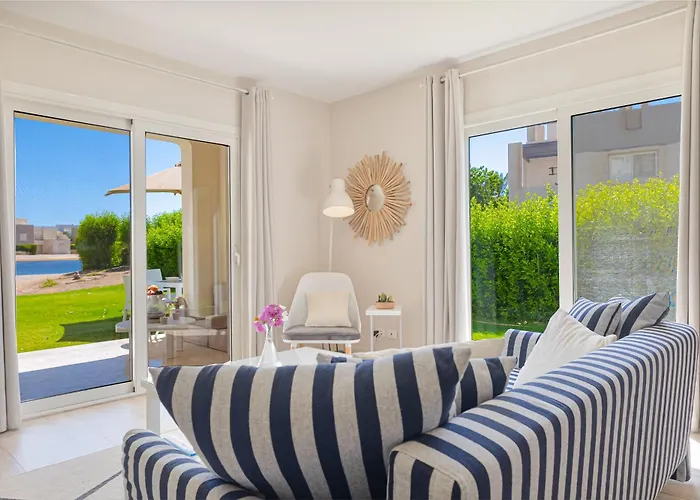 شقة Cheerful Space With A Huge Garden And Pool الغردقة